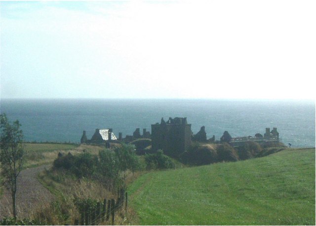 Dunnottar Kalesine çıkan yol