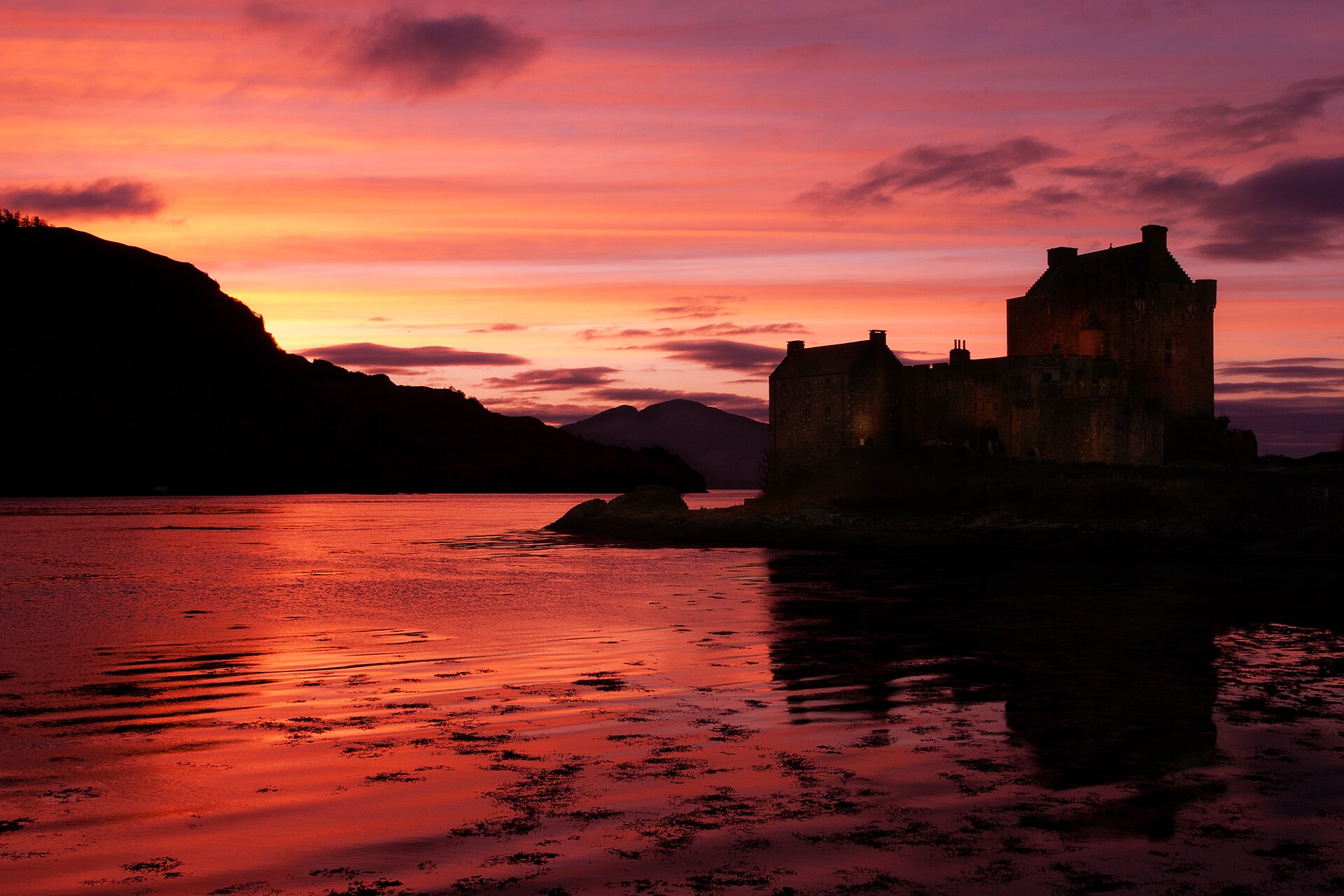 Eilean Donan Kalesi gün batımı