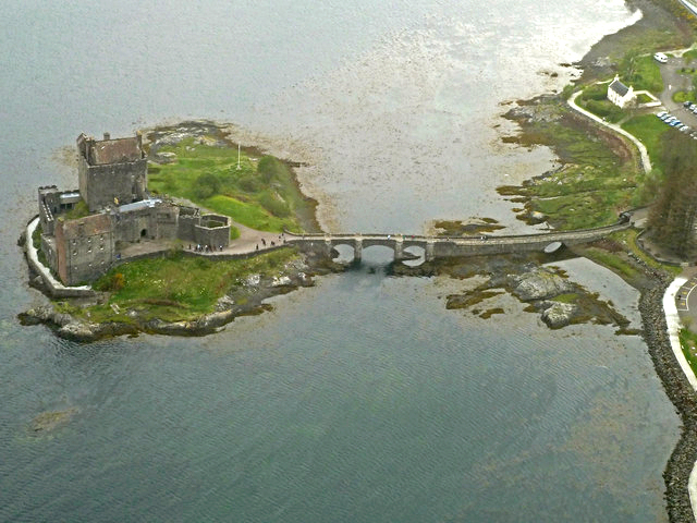 Eilean Donan Kalesi havadan görünüm