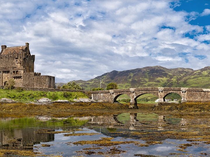 Eilean Donan Kalesi: Üç Gölün Buluştuğu Adada Bir Sadakat ve Diriliş Hikâyesi