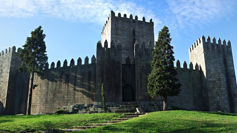Guimarães Kalesi: Portekiz’in Doğduğu Yer ve Afonso Henriques’in Beşiği