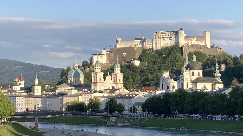 Hohensalzburg Kalesi: Salzburg’un Beyaz Tacı ve Prens-Başpiskoposların Kalesi