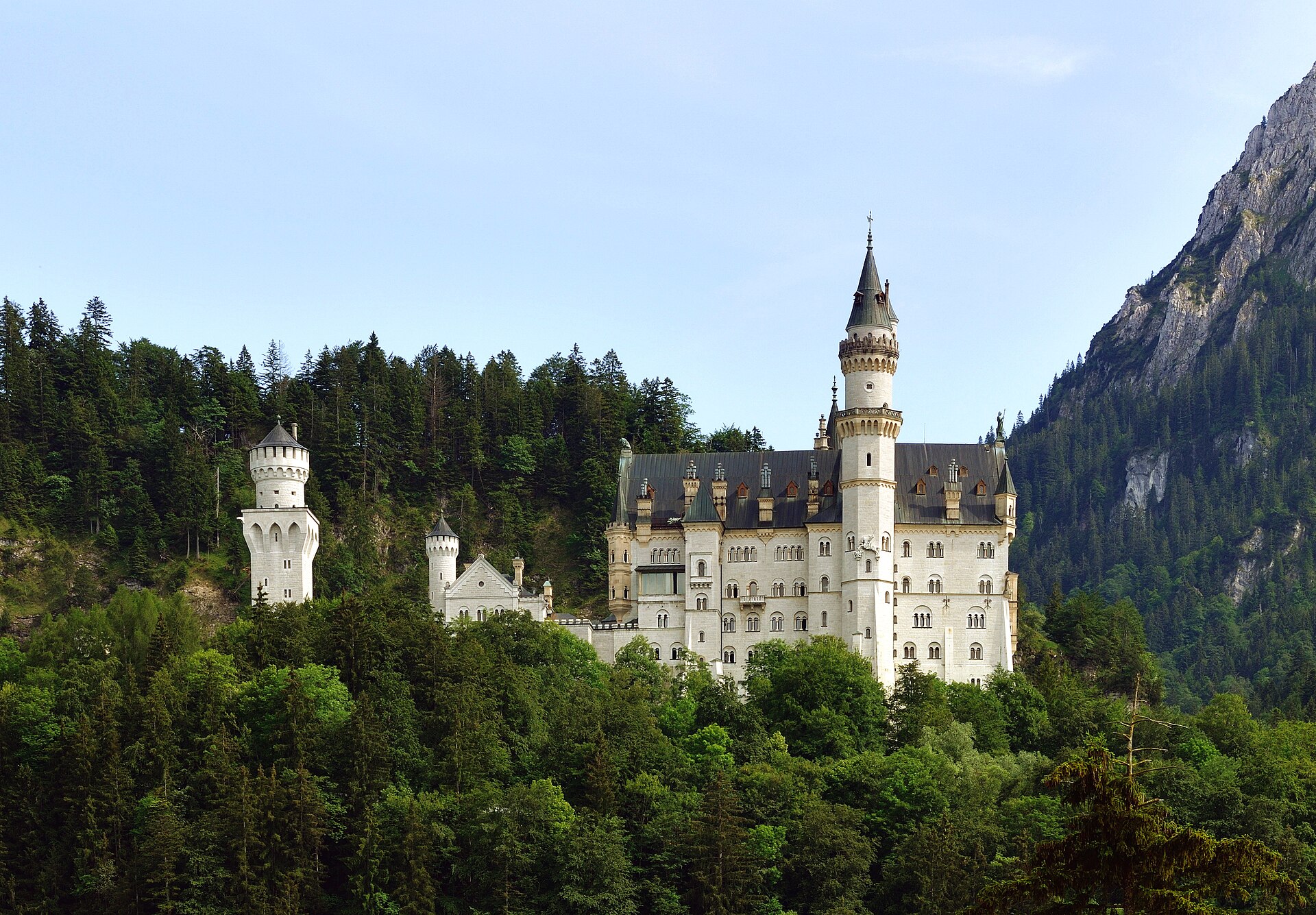 Hohenschwangau Şatosu sarı cephesi