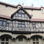 Kreuzenstein Kalesi ahşap iskeletli cephe