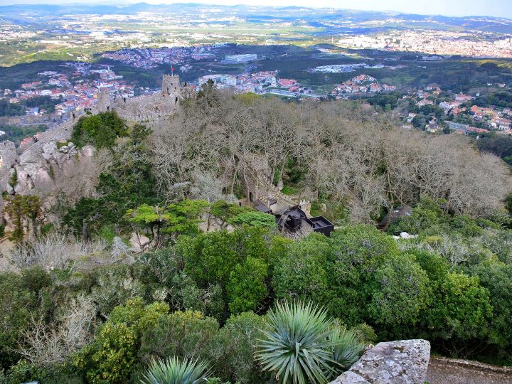 Mağribi Kalesi (Castelo dos Mouros): Sintra’nın Bin Yıllık Taş Yılanı