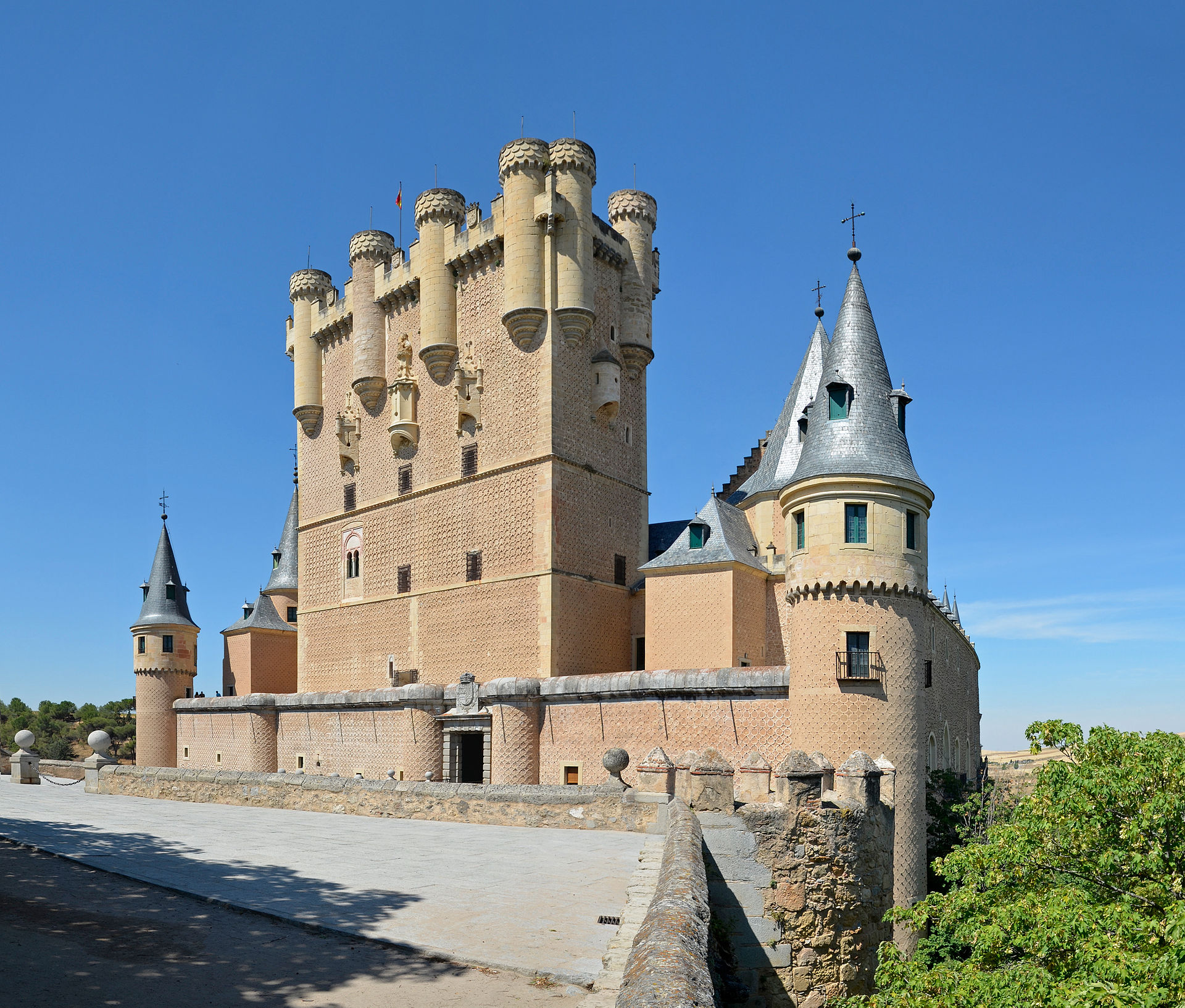 Segovia Alcázar dış görünüm
