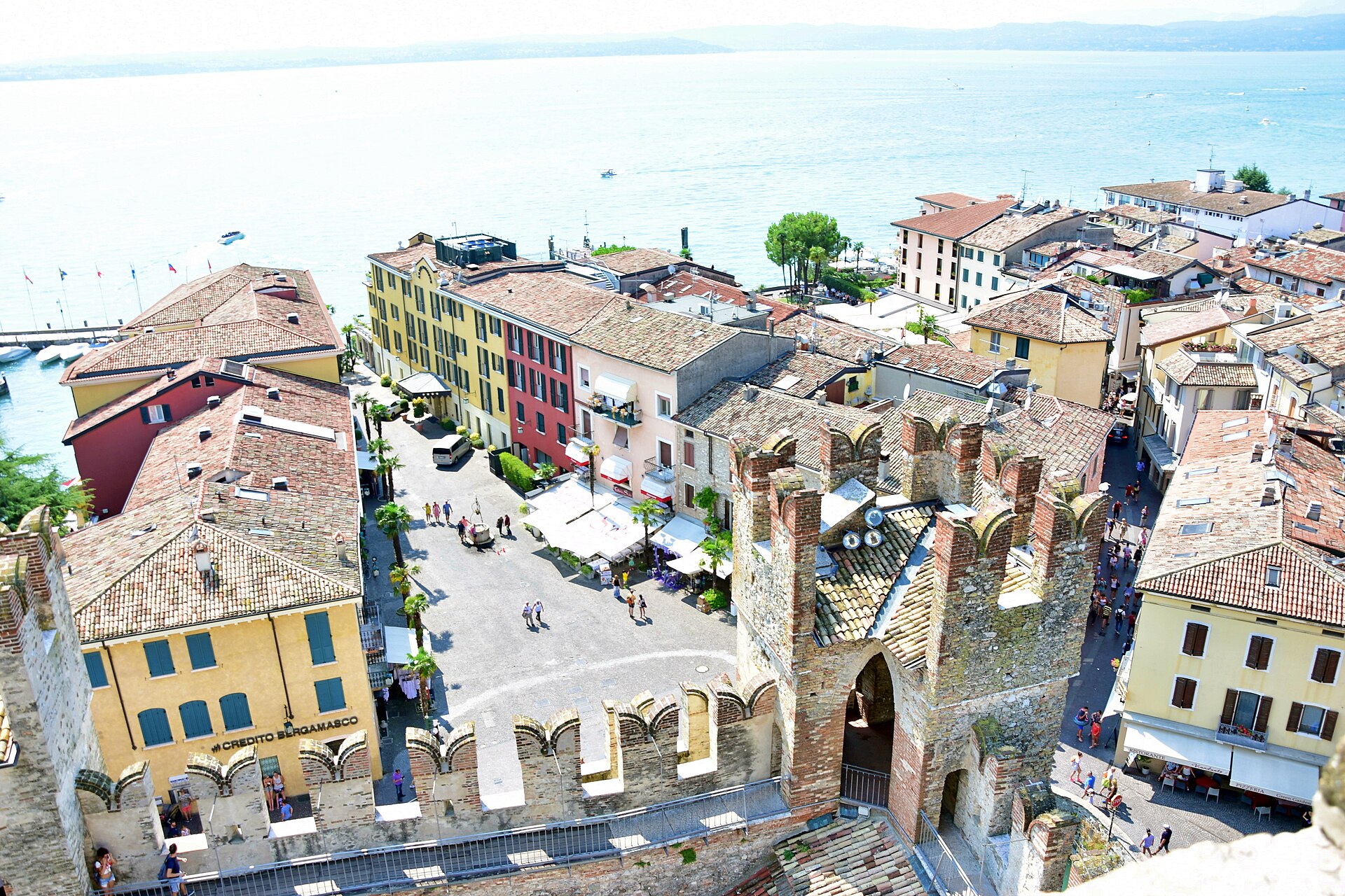 Scaliger Kalesi ve Sirmione kasabası
