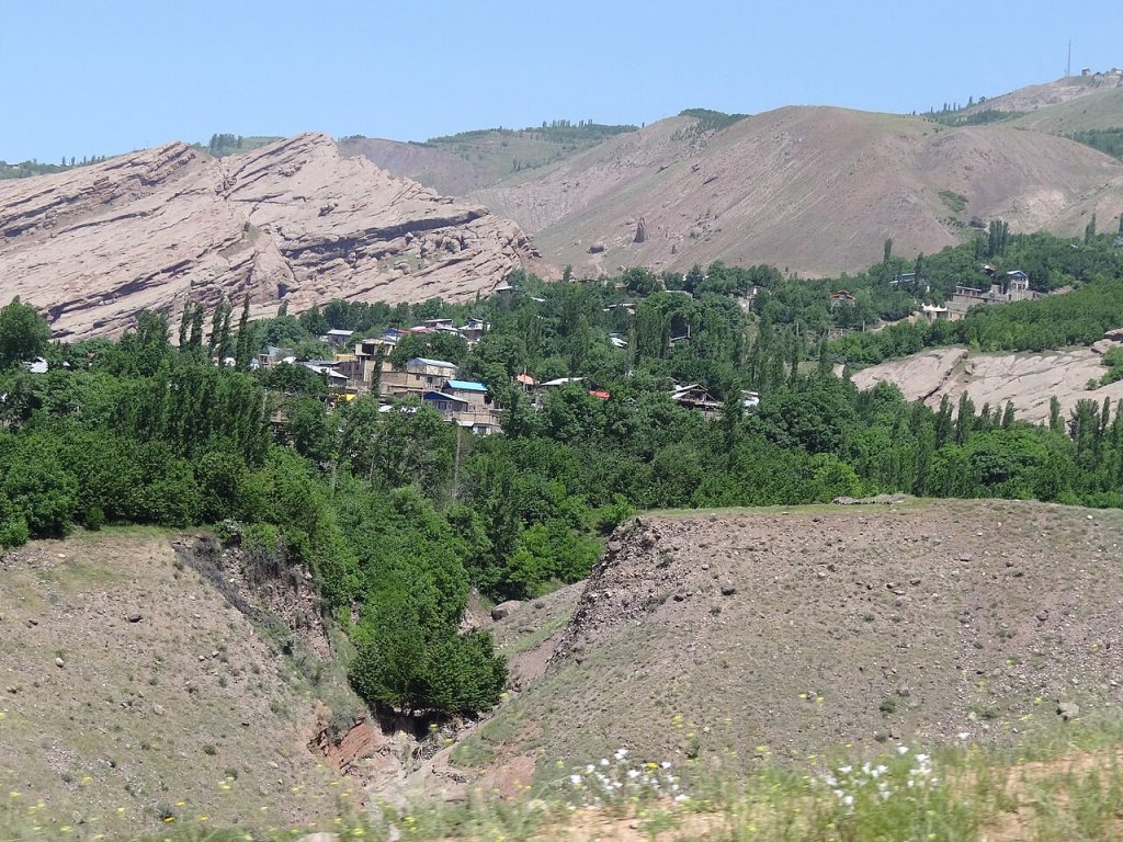 Alamut vadisinde bir köy