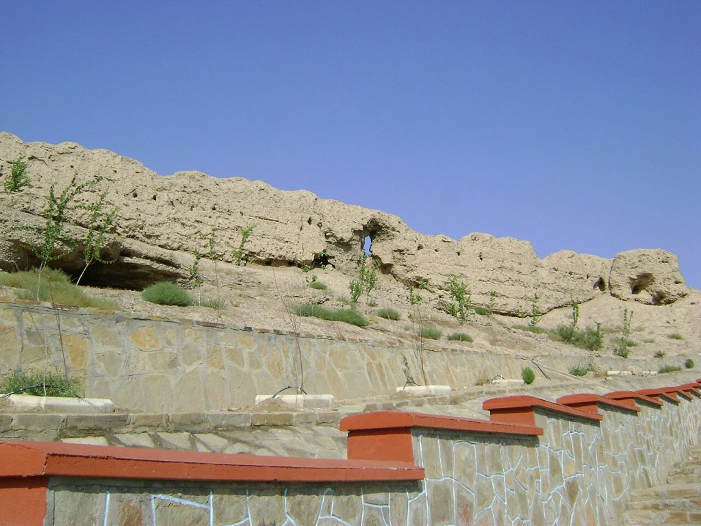 Nahçıvan Kalesi duvarları