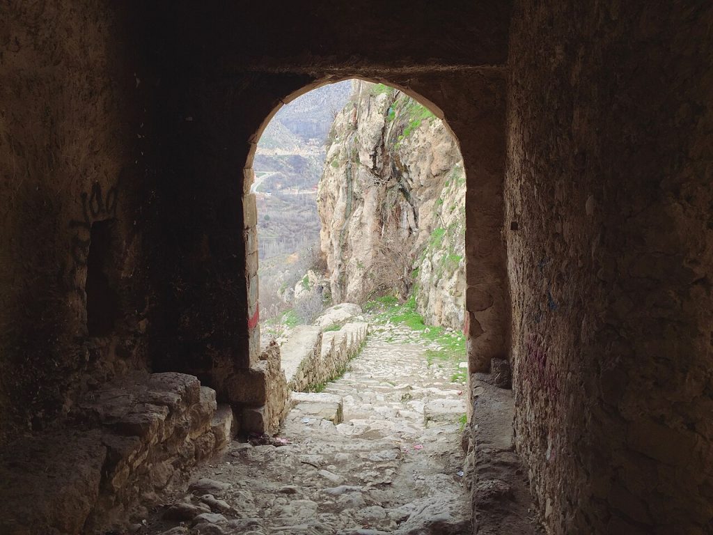 Amadiye tarihi kapı ve kayalıklar