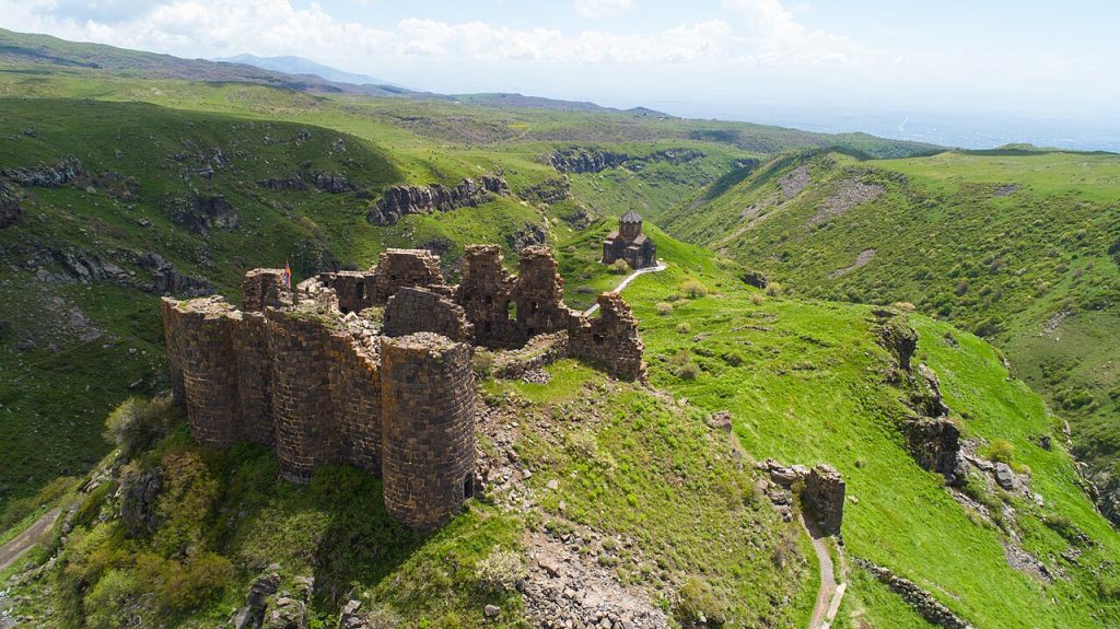 Amberd Kalesi havadan