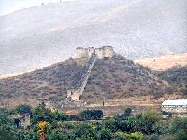 Askeran Kalesi surları