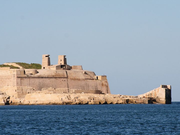 Aziz Elmo Kalesi ve Valletta Surları: Akdeniz’in Taş Kalesi