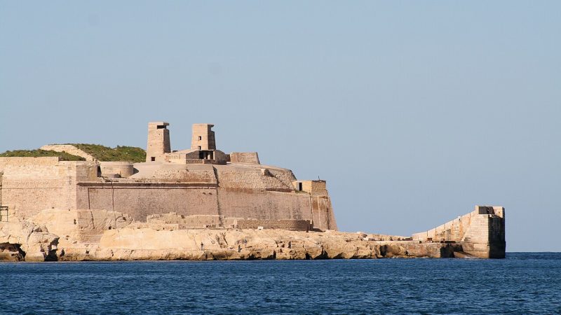 Aziz Elmo Kalesi ve Valletta Surları: Akdeniz’in Taş Kalesi