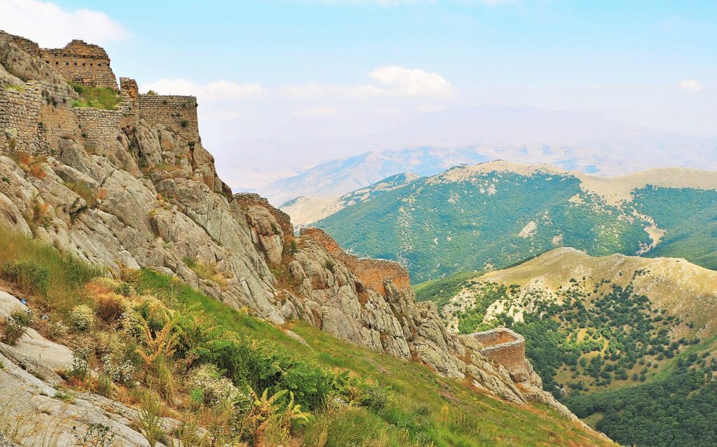 Babek Kalesi arkadan görünüm