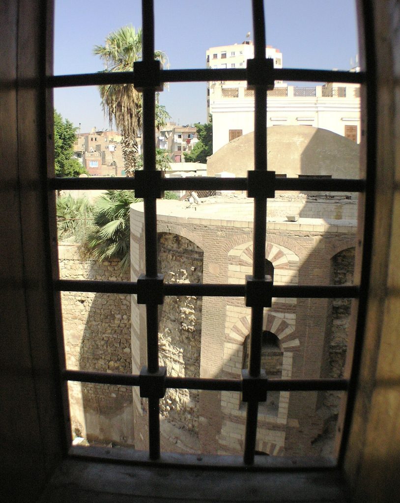 Asılı Kilise'den Roma kulesi