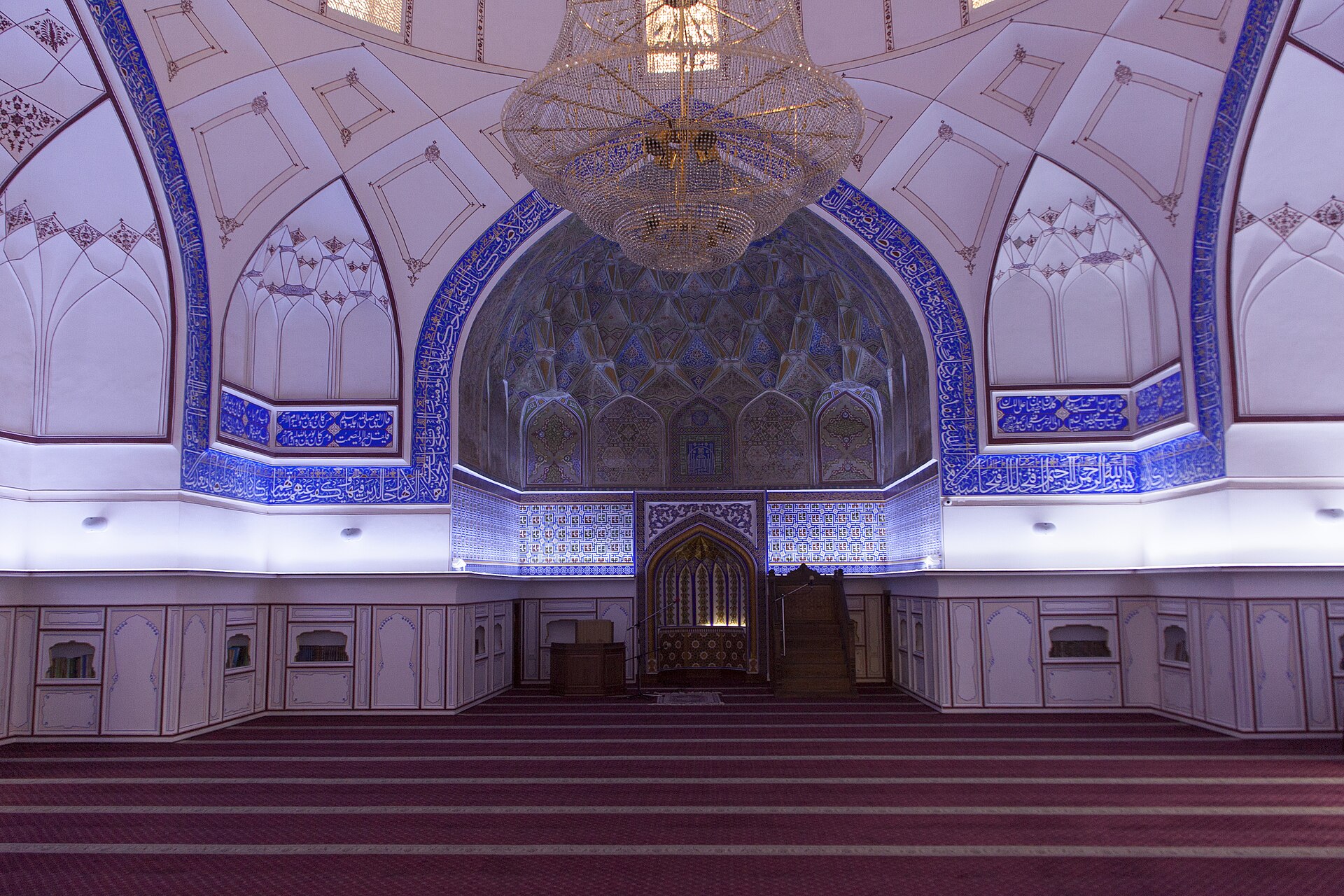 Bolo Havuz Camii ahşap sütunları