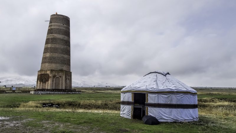 Burana ve Balasagun: Karahanlı Başkentinin Minaresi ve Balbal Taşları