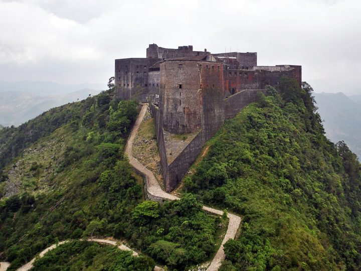 Citadelle Laferrière: Haiti’nin Bulutlara Uzanan Özgürlük Kalesi