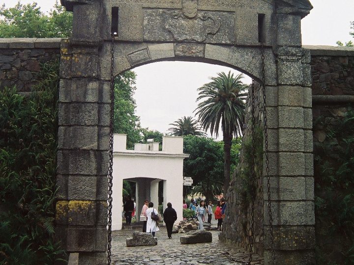 Colonia del Sacramento: Río de la Plata Kıyısındaki Sur Şehri