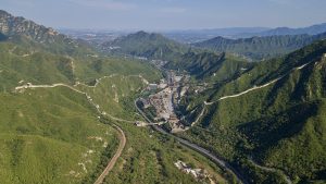Cüyongguan geçidinin kuzeyden panoraması