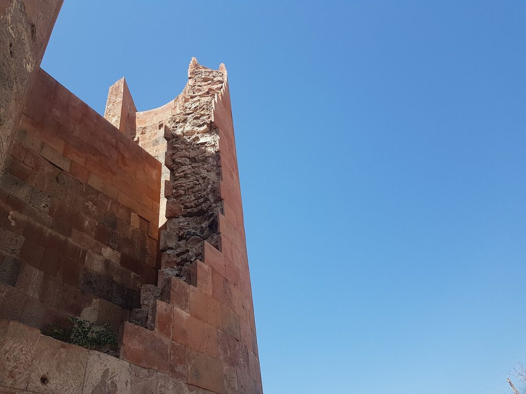 Dashtadem Kalesi burçları