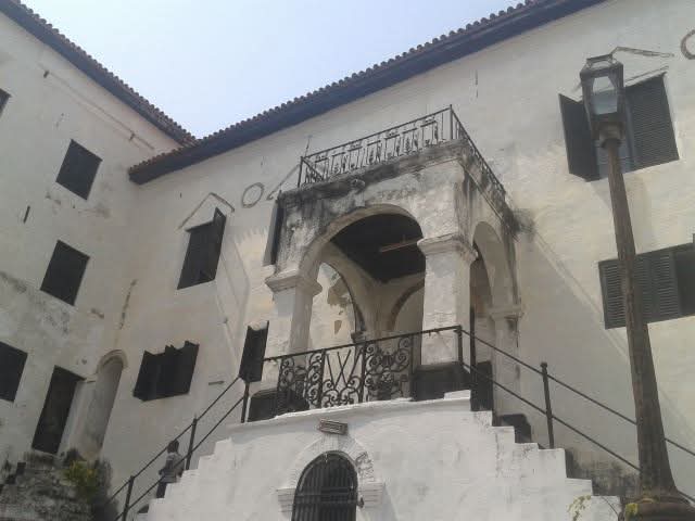 Elmina Kalesi girişi