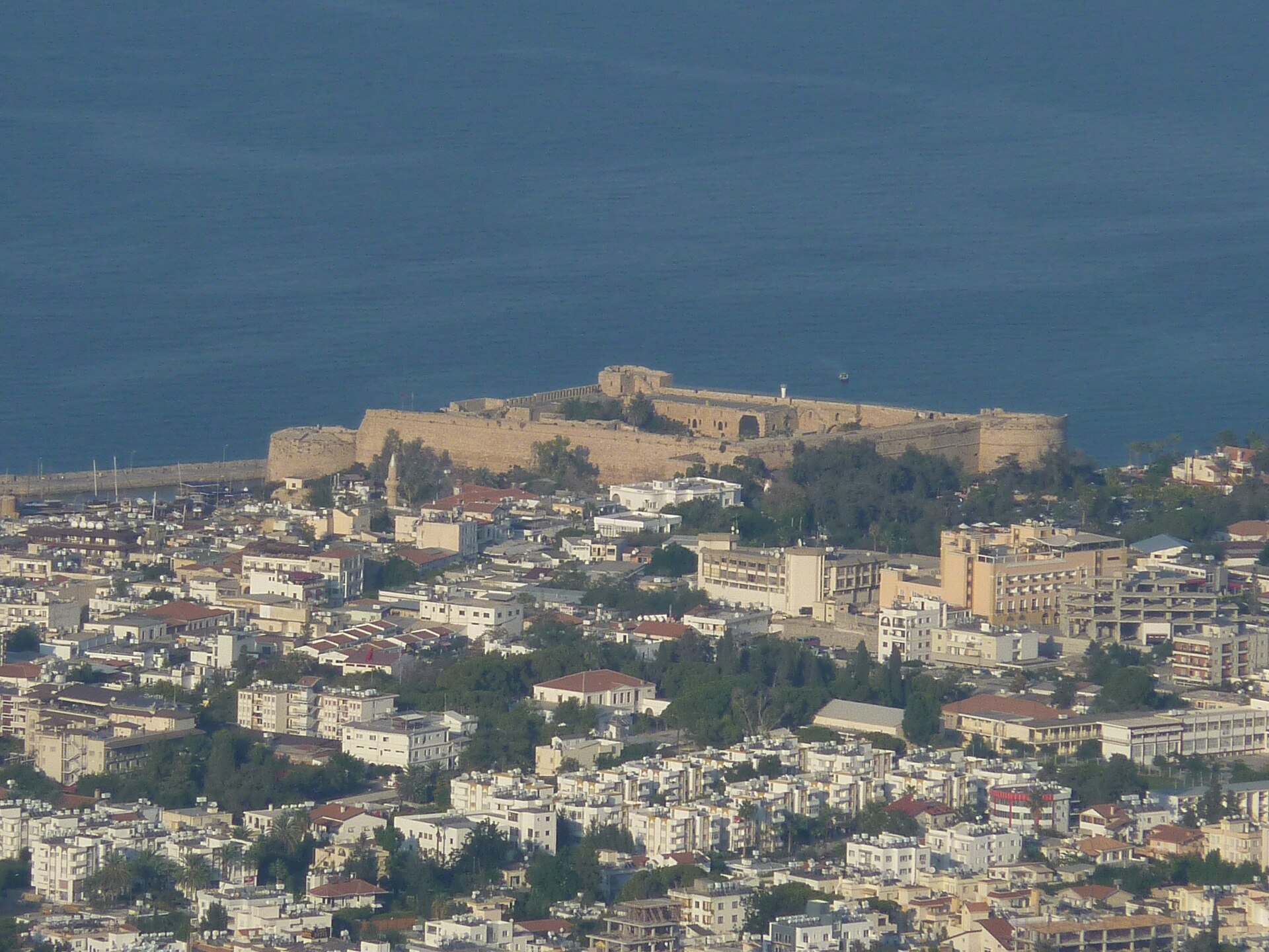 St. Hilarion Kalesi'nden Girne Kalesi