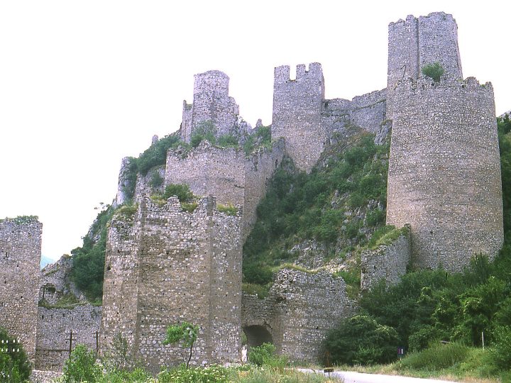 Golubac Kalesi: Tuna’nın Demir Kapısındaki Güvercinlik