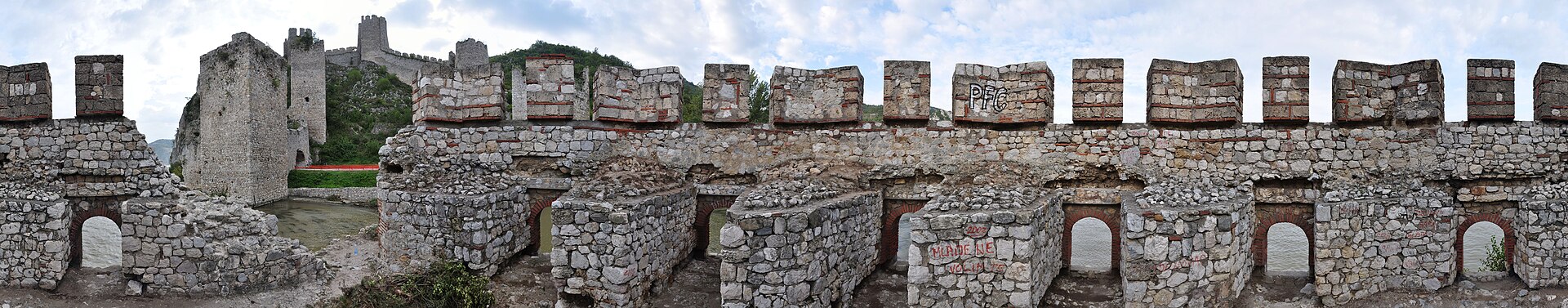 Golubac Kalesi top kulesi