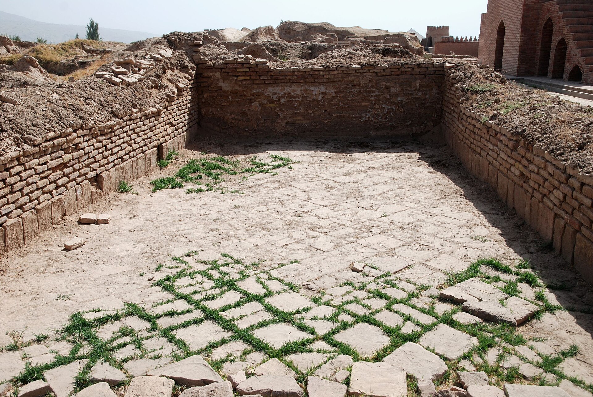 Hulbuk saray zemini