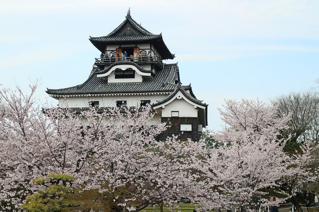 Inuyama Kalesi ana kule