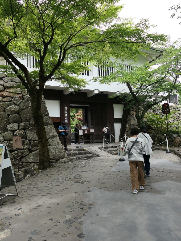 Inuyama Kalesi avlu