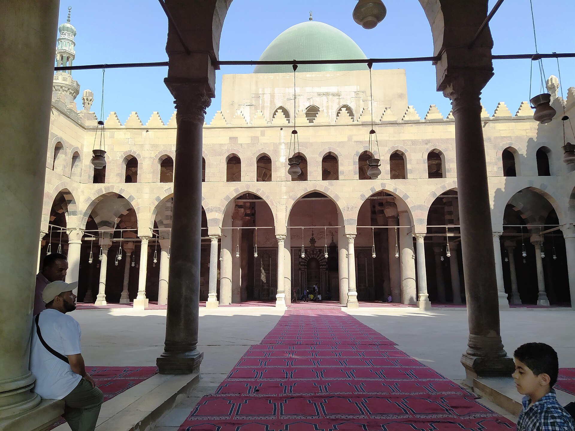 En-Nâsır Muhammed Camii avlusu