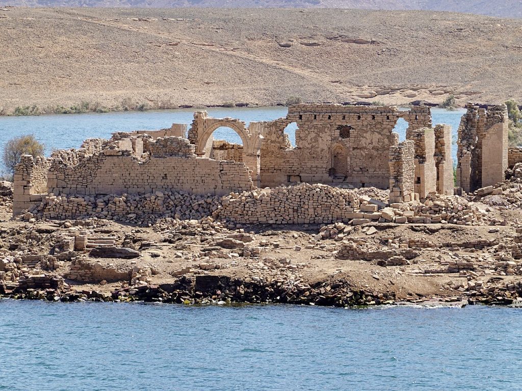 Kasr İbrim yakından