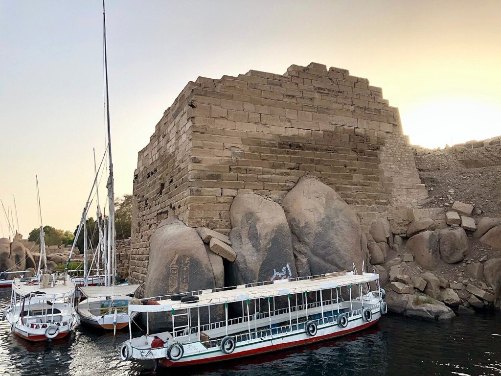 Assuan, Fil Adası kalıntıları