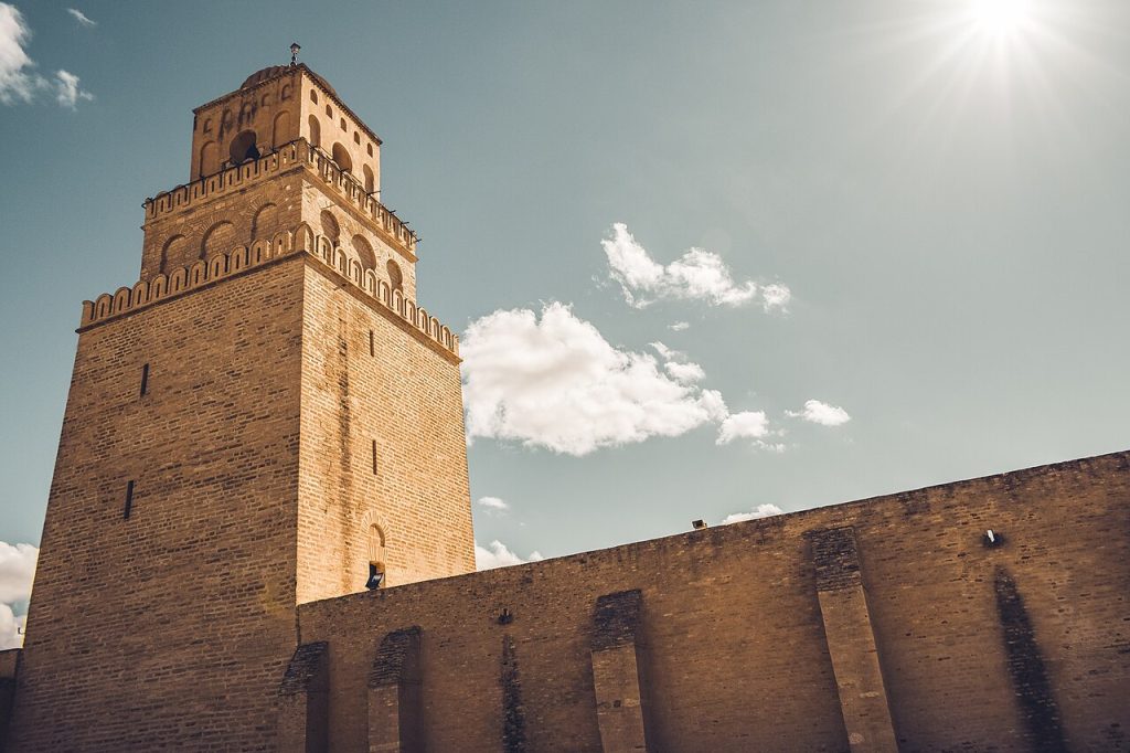 Ukbe Camisi minaresi