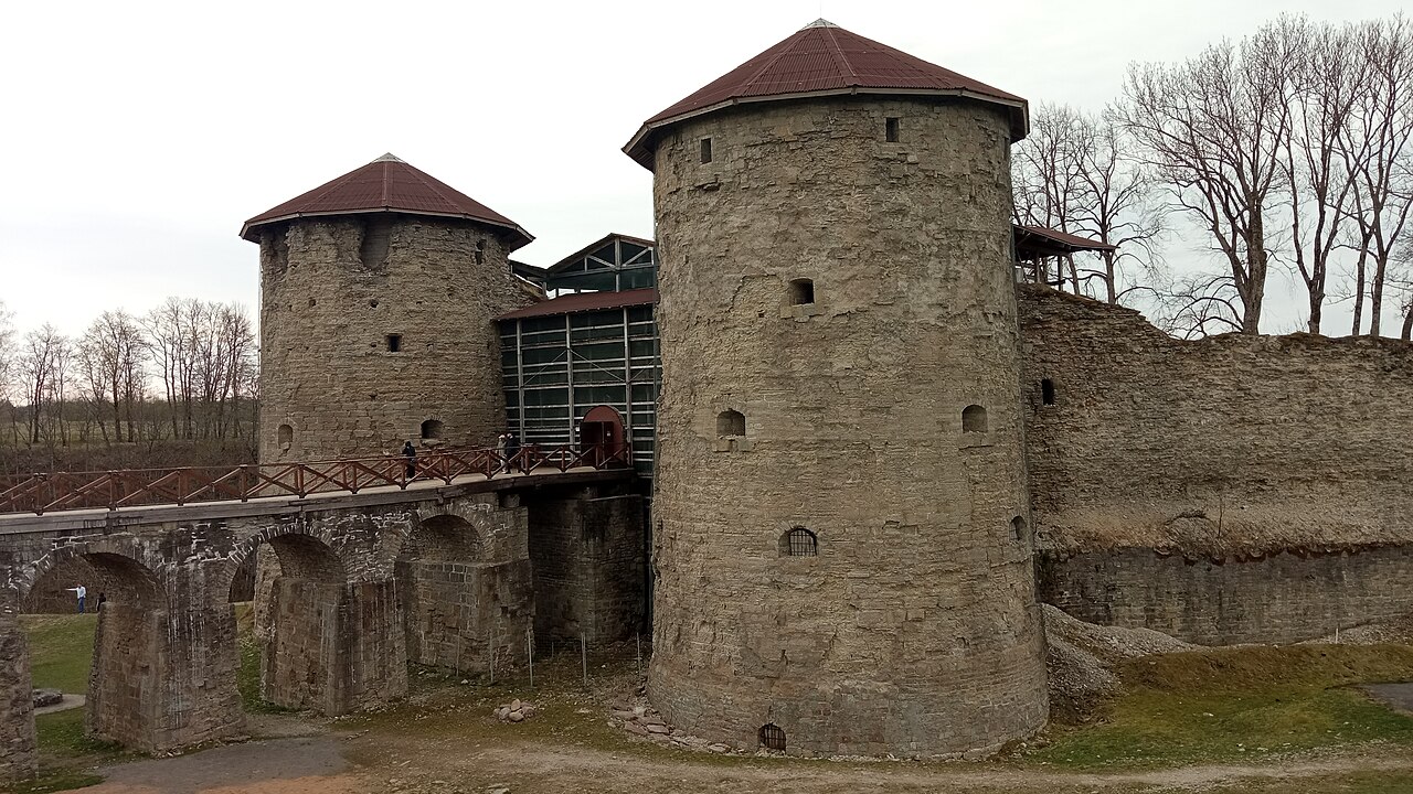 Koporye Kalesi