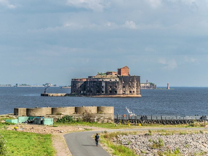 Kronştadt Kaleleri: Sankt Peterburg’un Denizdeki Kalkanı