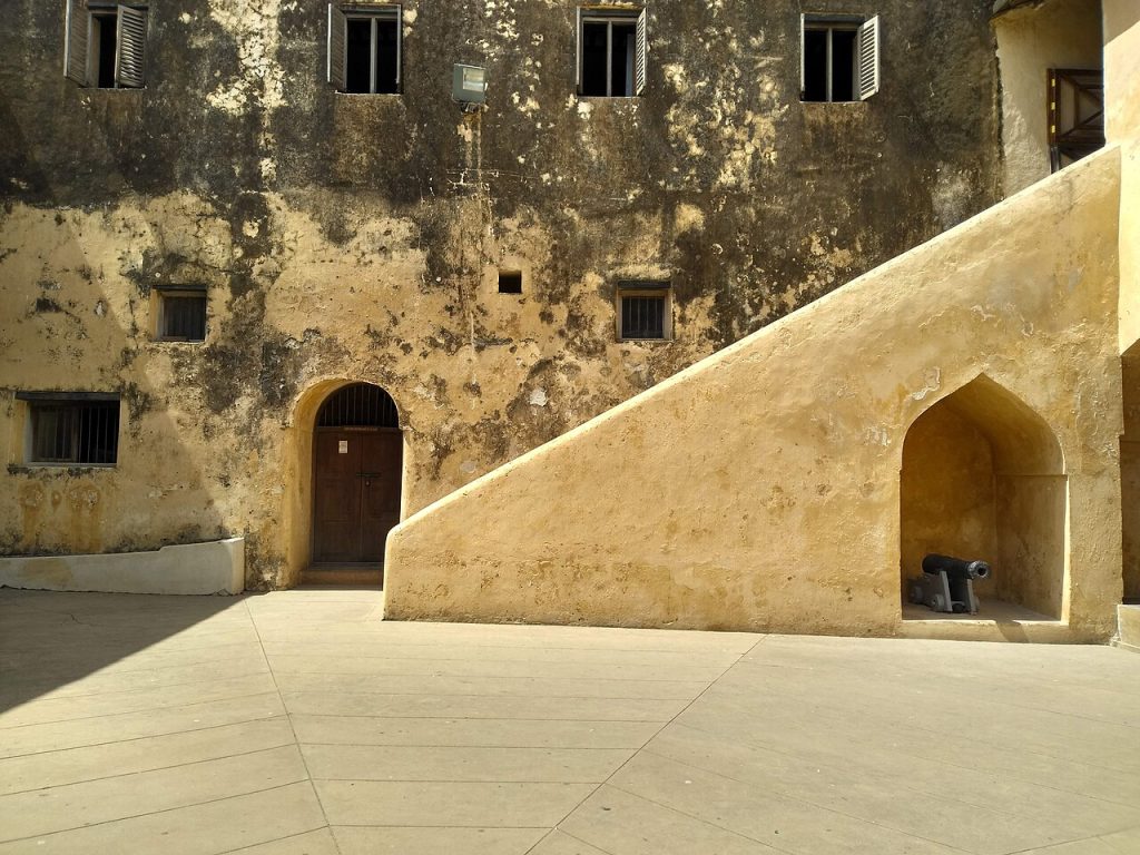 Lamu Kalesi Müzesi avlusu