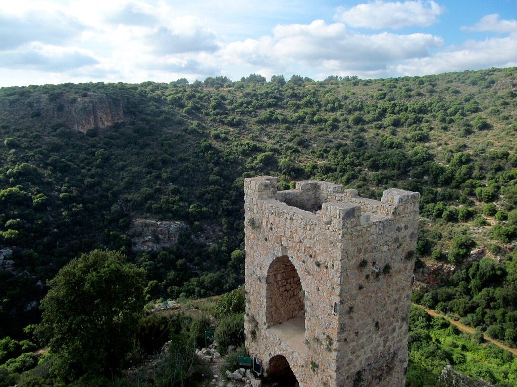 Montfort Kalesi kulesi
