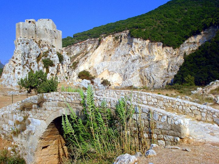 Mseilha Kalesi: Cevz Vadisindeki Kaya Kalesi
