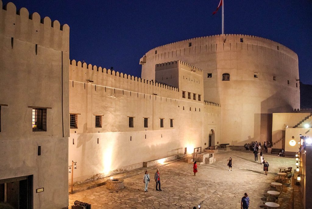 Nizva Kalesi gece