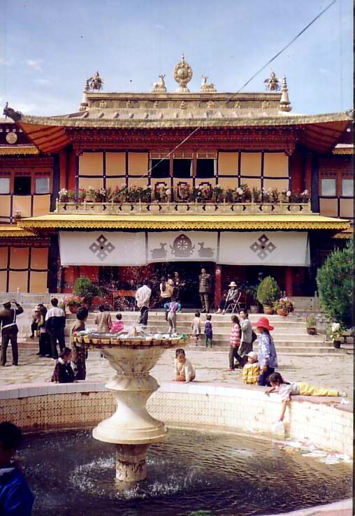 Norbulingka yazlık sarayı