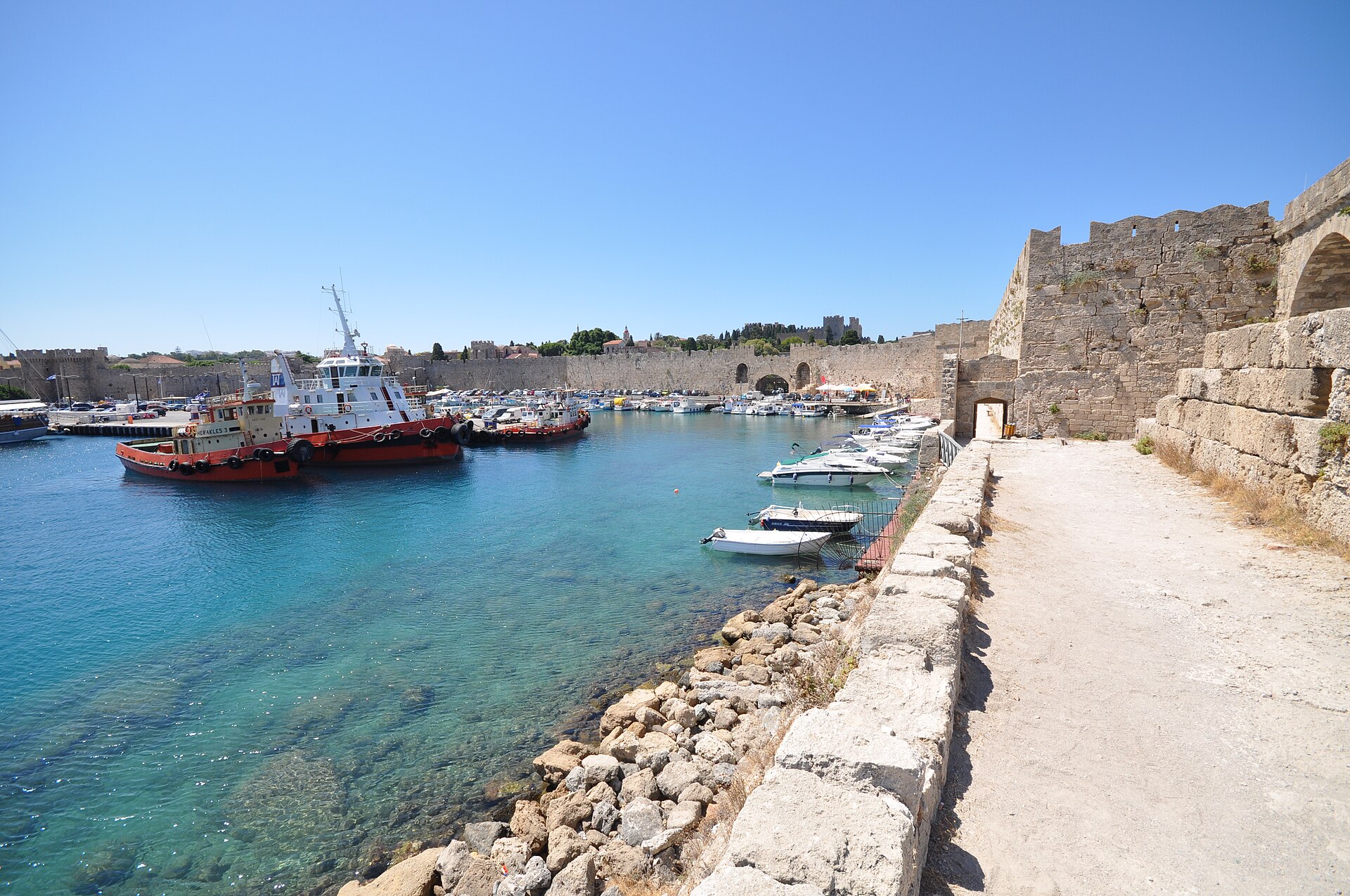 Rodos ortaçağ kentinin kuzey surları