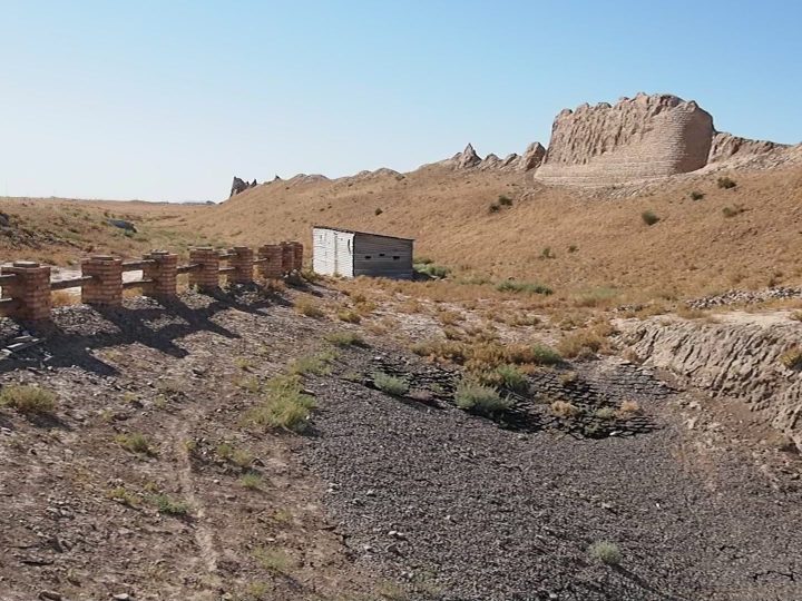 Sauran: Ak Orda’nın Başkenti ve Seyhun Boyunun Kale Kenti