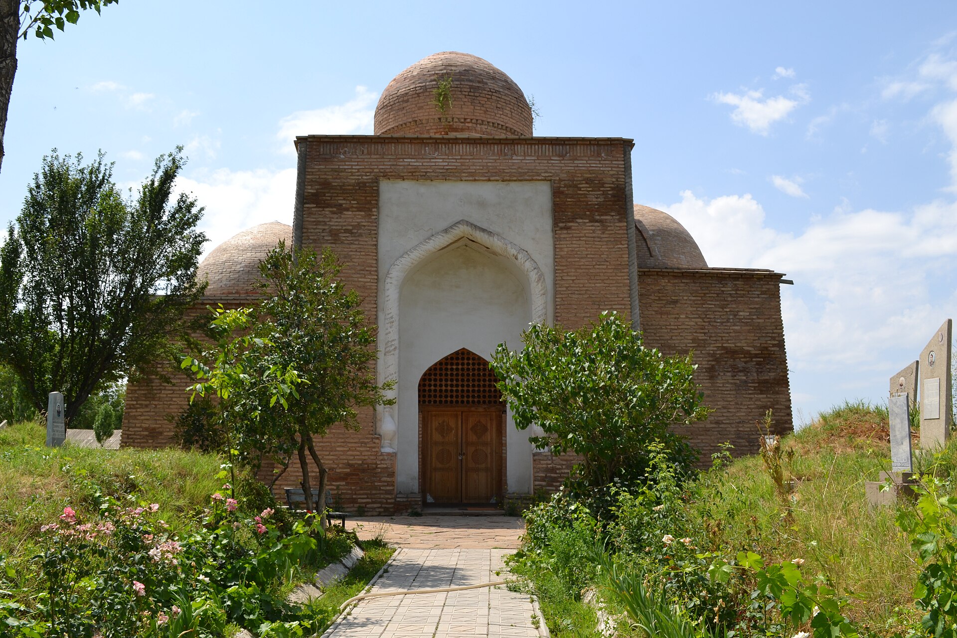Sayram Abdülaziz Baba Türbesi