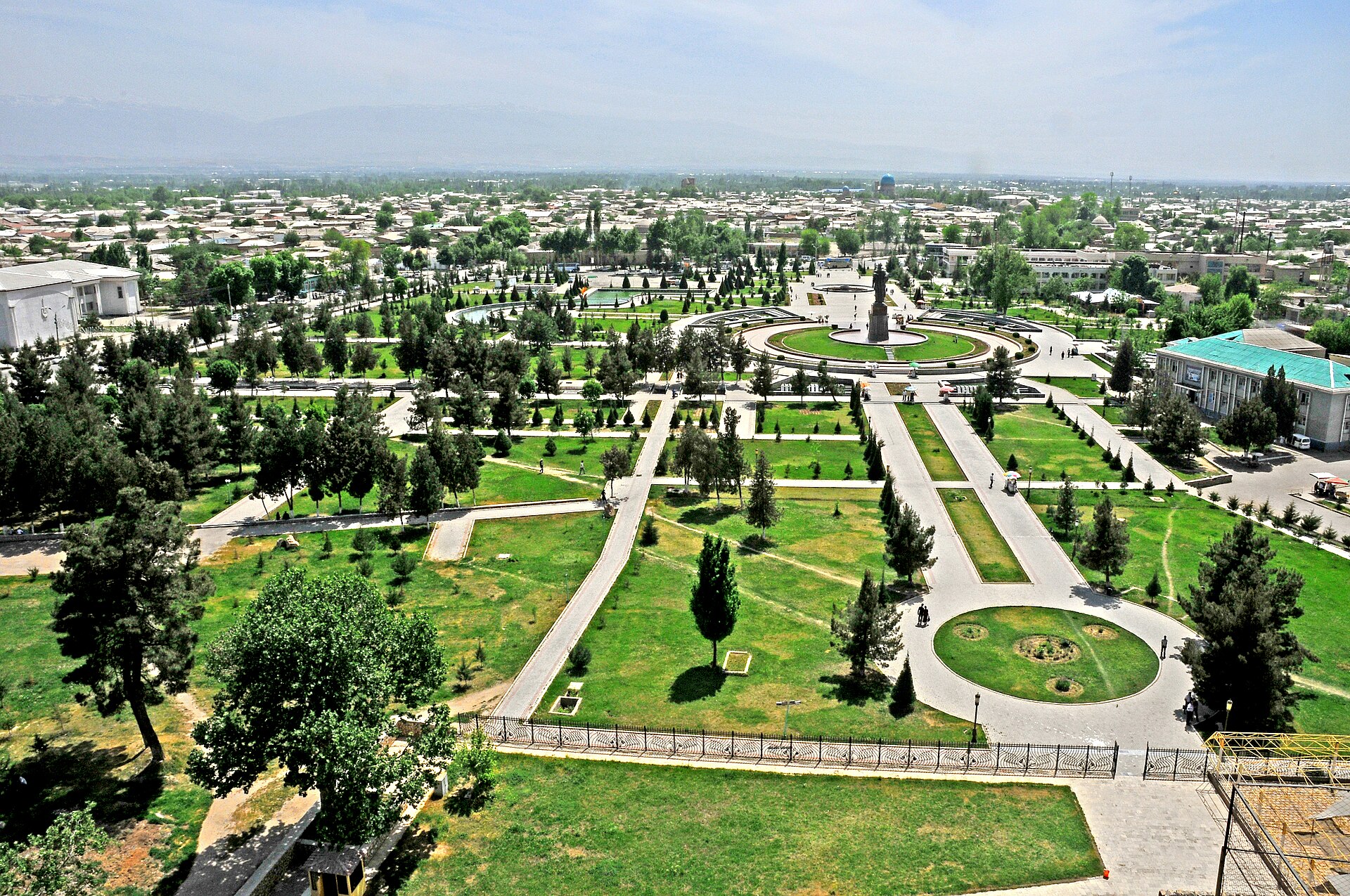 Şehrisebz Timur anıtı
