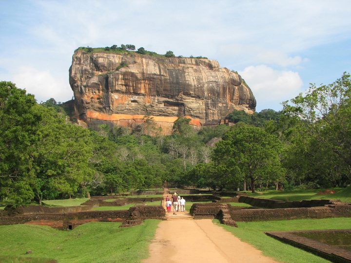 Sigiriya: Sri Lanka’nın Aslan Kayası ve Bulut Kızlarının Kalesi