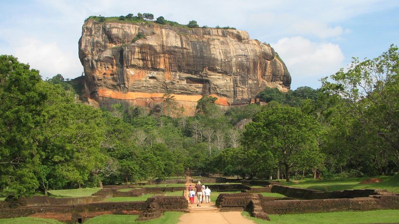 Sigiriya: Sri Lanka’nın Aslan Kayası ve Bulut Kızlarının Kalesi